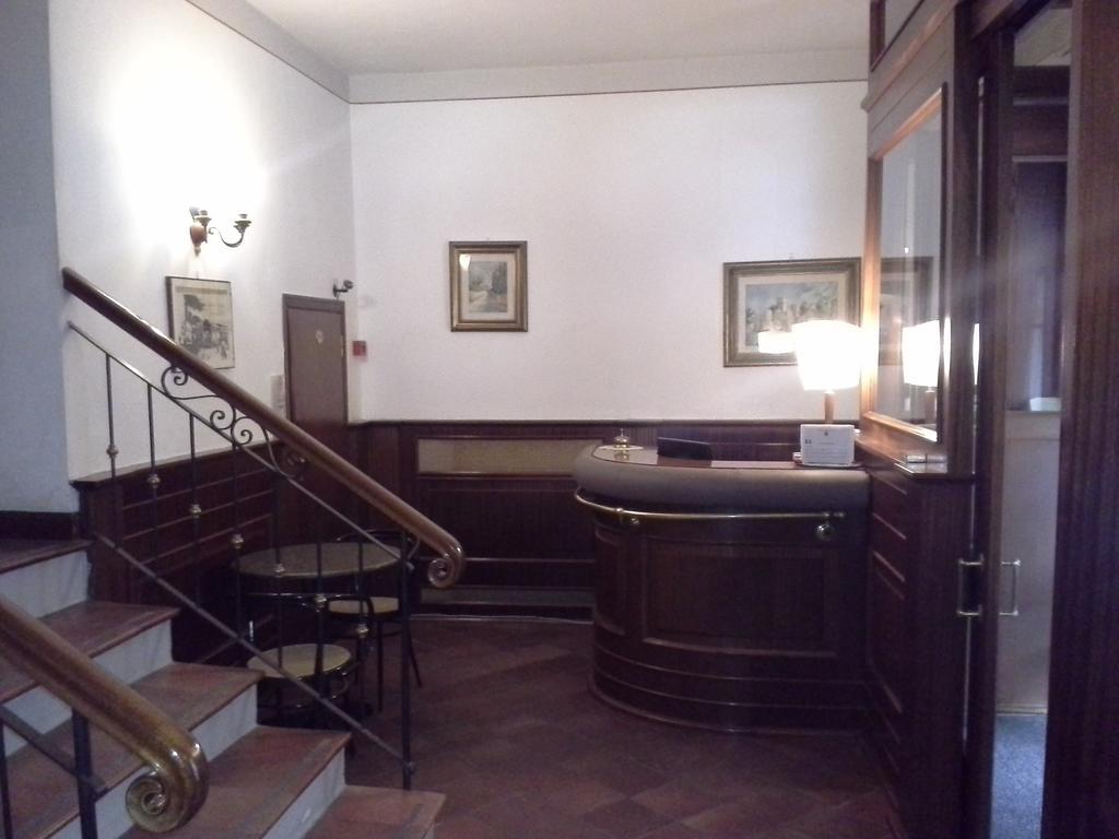 Albergo Italia Di Nardi Renzo & C Snc Poggibonsi Ngoại thất bức ảnh