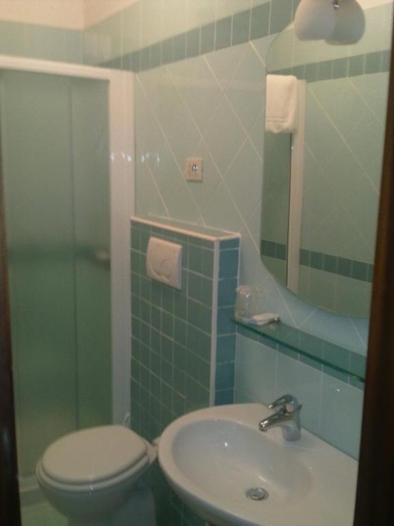 Albergo Italia Di Nardi Renzo & C Snc Poggibonsi Phòng bức ảnh